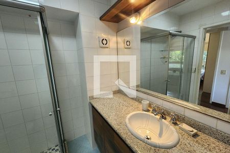 Apartamento à venda com 80m², 2 quartos e 1 vaga Apartamento à venda com 80m², 2 quartos e 1 vagaBanheiro