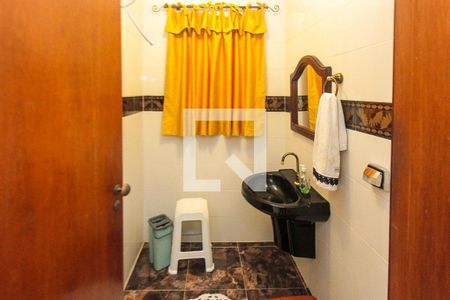 Casa à venda com 240m², 3 quartos e 2 vagasBanheiro Social