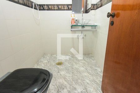 Casa à venda com 240m², 3 quartos e 2 vagasBanheiro do Quarto 1