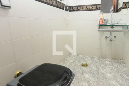 Casa à venda com 240m², 3 quartos e 2 vagasBanheiro do Quarto 1