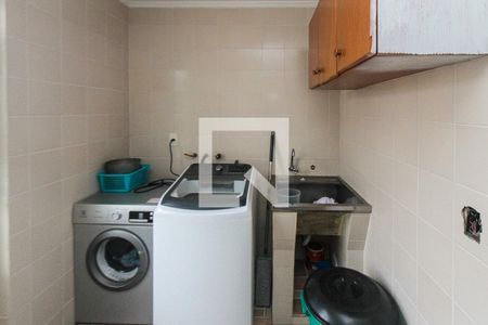 Casa à venda com 240m², 3 quartos e 2 vagasÁrea de Serviço