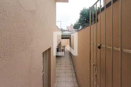 Casa à venda com 240m², 3 quartos e 2 vagasCorredor lateral