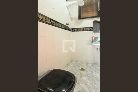 Casa à venda com 240m², 3 quartos e 2 vagasBanheiro do Quarto 1