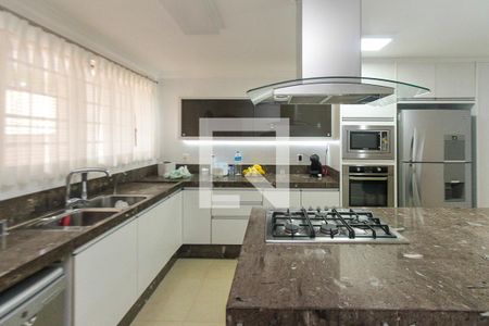 Casa à venda com 240m², 3 quartos e 2 vagasCozinha