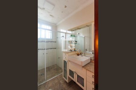 Casa à venda com 240m², 3 quartos e 2 vagasBanheiro do Quarto 2