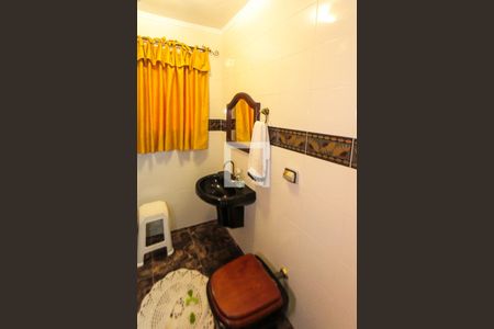 Casa à venda com 240m², 3 quartos e 2 vagasBanheiro Social