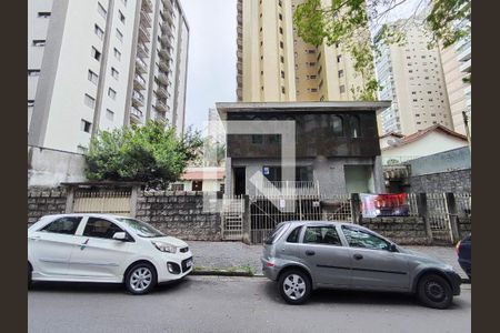 Casa à venda com 399m², 5 quartos e 8 vagasFachada