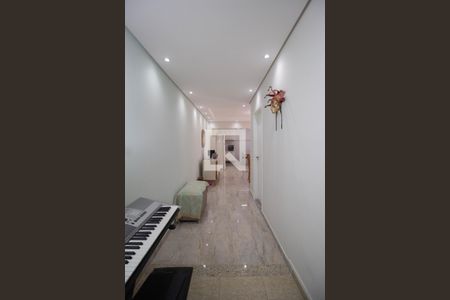 Corredor de casa à venda com 3 quartos, 160m² em Piqueri, São Paulo