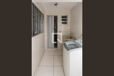 Casa à venda com 148m², 4 quartos e 2 vagas Casa à venda com 148m², 4 quartos e 2 vagasÁrea de Serviço Casa 03