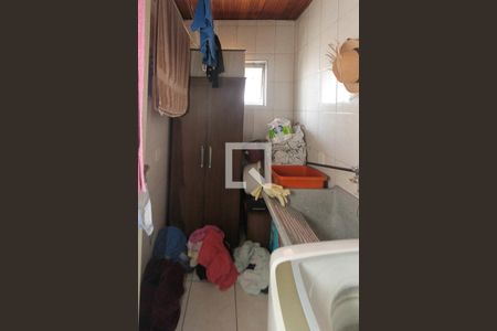 Casa à venda com 148m², 4 quartos e 2 vagas Casa à venda com 148m², 4 quartos e 2 vagasÁrea de Serviço