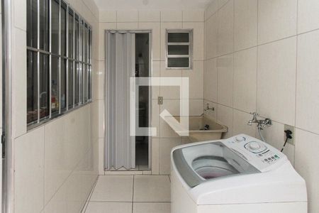 Casa à venda com 148m², 4 quartos e 2 vagas Casa à venda com 148m², 4 quartos e 2 vagasÁrea de Serviço Casa 03