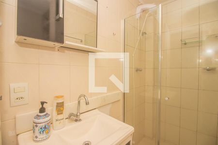 Banheiro de apartamento para alugar com 1 quarto, 45m² em Jardim Lindóia, Porto Alegre