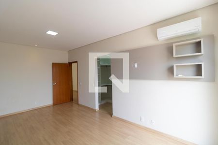 Casa de condomínio para alugar com 260m², 3 quartos e 4 vagas Casa de condomínio para alugar com 260m², 3 quartos e 4 vagasSuíte 03