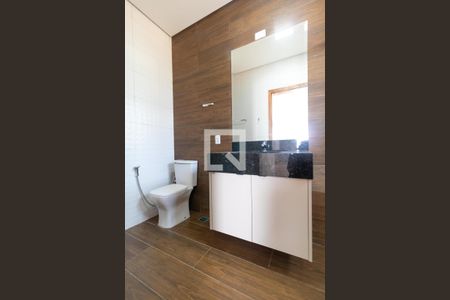 Casa de condomínio para alugar com 260m², 3 quartos e 4 vagas Casa de condomínio para alugar com 260m², 3 quartos e 4 vagasBanheiro da Suíte 02