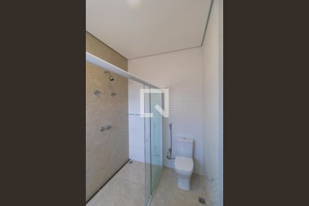 Casa de condomínio para alugar com 260m², 3 quartos e 4 vagas Casa de condomínio para alugar com 260m², 3 quartos e 4 vagasBanheiro da Suíte 01