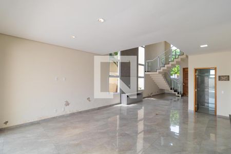 Casa de condomínio para alugar com 260m², 3 quartos e 4 vagas Casa de condomínio para alugar com 260m², 3 quartos e 4 vagasSalas