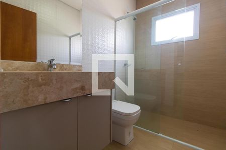 Casa de condomínio para alugar com 260m², 3 quartos e 4 vagas Casa de condomínio para alugar com 260m², 3 quartos e 4 vagasBanheiro da Suíte 03