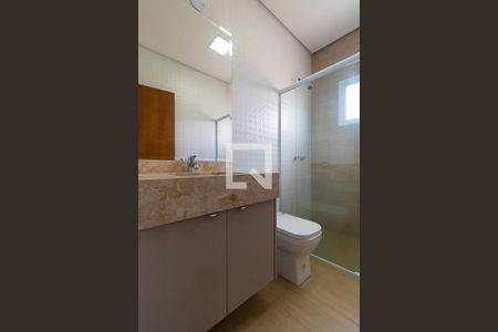 Casa de condomínio para alugar com 260m², 3 quartos e 4 vagas Casa de condomínio para alugar com 260m², 3 quartos e 4 vagasBanheiro da Suíte 03