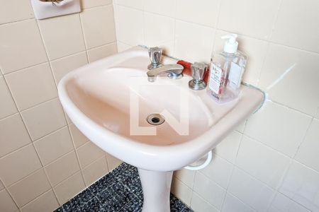 Casa à venda com 119m², 3 quartos e 1 vagaBanheiro