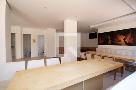 Apartamento para alugar com 50m², 2 quartos e 1 vaga Apartamento para alugar com 50m², 2 quartos e 1 vagaÁrea comum - Salão de festas