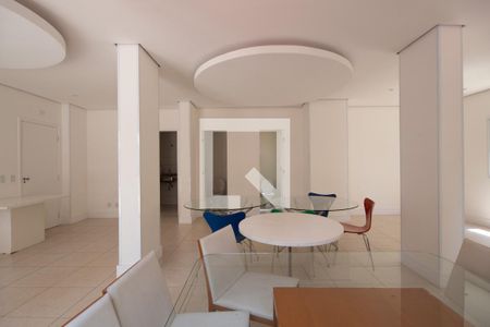 Apartamento para alugar com 50m², 2 quartos e 1 vaga Apartamento para alugar com 50m², 2 quartos e 1 vagaÁrea comum - Salão de festas