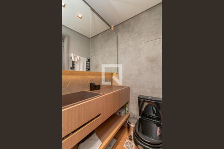 Banheiro de apartamento à venda com 1 quarto, 70m² em Petrópolis, Porto Alegre