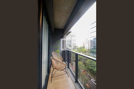 Varanda de casa para alugar com 1 quarto, 35m² em Vila Olímpia, São Paulo