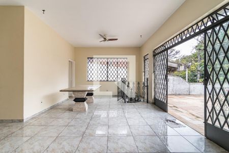 Sala de casa à venda com 3 quartos, 293m² em Jardim das Bandeiras, São Paulo