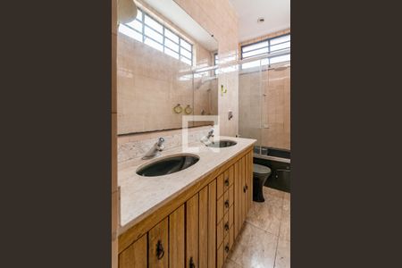 Casa à venda com 293m², 3 quartos e sem vagaBanheiro