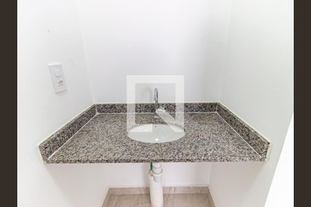 Apartamento para alugar com 37m², 2 quartos e sem vagaBanheiro