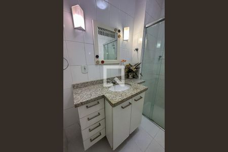 Apartamento à venda com 82m², 3 quartos e sem vaga Apartamento à venda com 82m², 3 quartos e sem vagaBanheiro Social