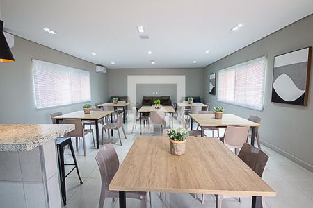 Apartamento para alugar com 46m², 2 quartos e 1 vaga Apartamento para alugar com 46m², 2 quartos e 1 vagaÁrea comum - Salão de festas