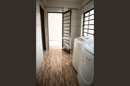 Casa à venda com 180m², 4 quartos e 2 vagasÁrea de Serviço