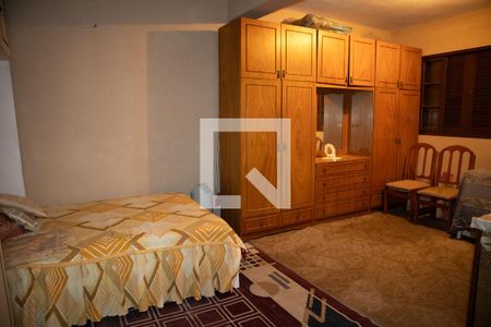 Casa à venda com 180m², 4 quartos e 2 vagasQuarto de Serviço