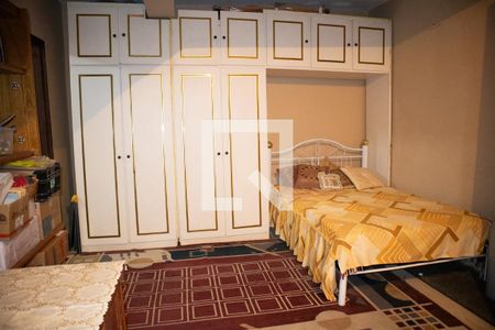 Casa à venda com 180m², 4 quartos e 2 vagasQuarto de Serviço