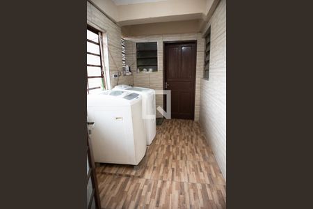 Casa à venda com 180m², 4 quartos e 2 vagasÁrea de Serviço