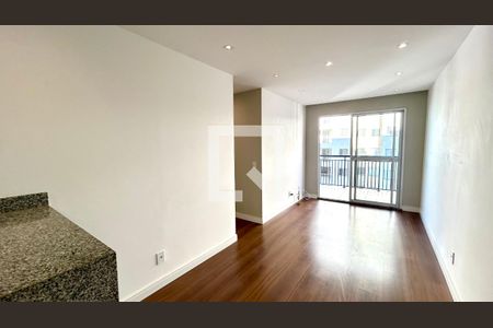 Sala de apartamento para alugar com 3 quartos, 75m² em Picanço, Guarulhos