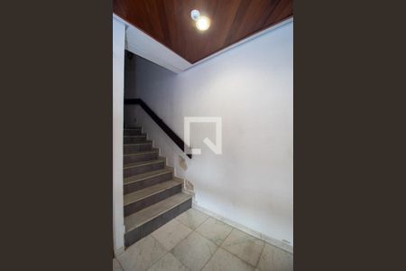 Apartamento para alugar com 59m², 2 quartos e 1 vagaEscada