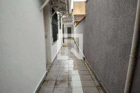 Casa para alugar com 120m², 2 quartos e 2 vagasCorredor lateral