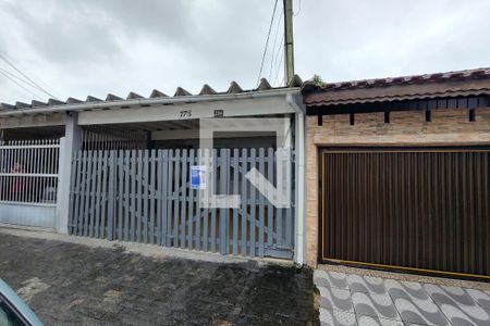 Casa para alugar com 120m², 2 quartos e 2 vagasFachada