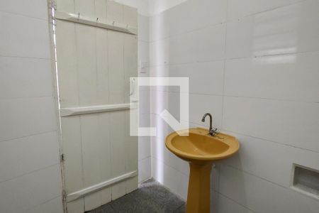 Casa para alugar com 120m², 2 quartos e 2 vagasBanheiro