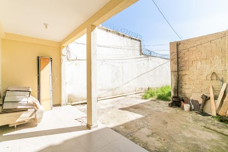 Casa à venda com 101m², 2 quartos e 1 vagaQuintal