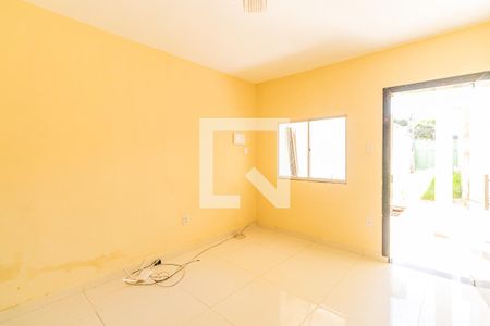 Sala de casa à venda com 2 quartos, 101m² em Santa Terezinha, Belo Horizonte