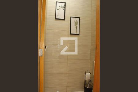 Banheiro social de casa de condomínio à venda com 2 quartos, 120m² em Nacional, Contagem