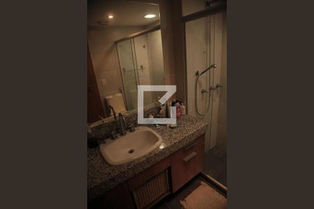 Apartamento à venda com 180m², 4 quartos e 3 vagasBanheiro 