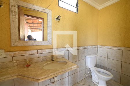 Banheiro externo de casa para alugar com 3 quartos, 175m² em Jardim Balneario Meia Ponte, Goiânia