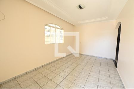 Sala de casa para alugar com 3 quartos, 175m² em Jardim Balneario Meia Ponte, Goiânia
