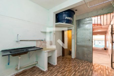 Sala/Cozinha de casa para alugar com 1 quarto, 40m² em Parque dos Bancarios, São Paulo