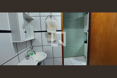 Lavabo 1 de casa à venda com 3 quartos, 230m² em Parque João Ramalho, Santo André
