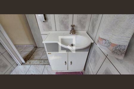 Casa à venda com 230m², 3 quartos e 2 vagas Casa à venda com 230m², 3 quartos e 2 vagasBanheiro 1 Quarto suíte